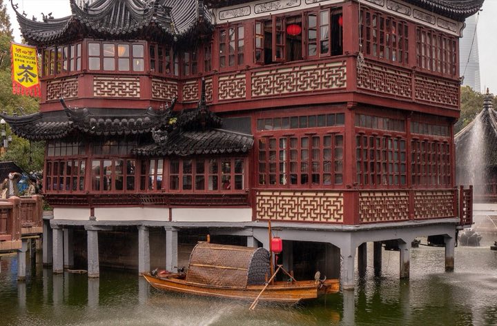Huxinting teahouse by the Yu Garden, Shanghai